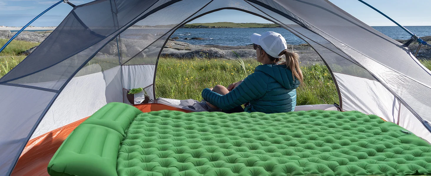 Doppelte aufblasbare Matratze mit integrierter Kissenpumpe, Outdoor-Isomatte, Camping-Luftmatte für Reisen, Rucksackreisen, Wandern – Detail 7