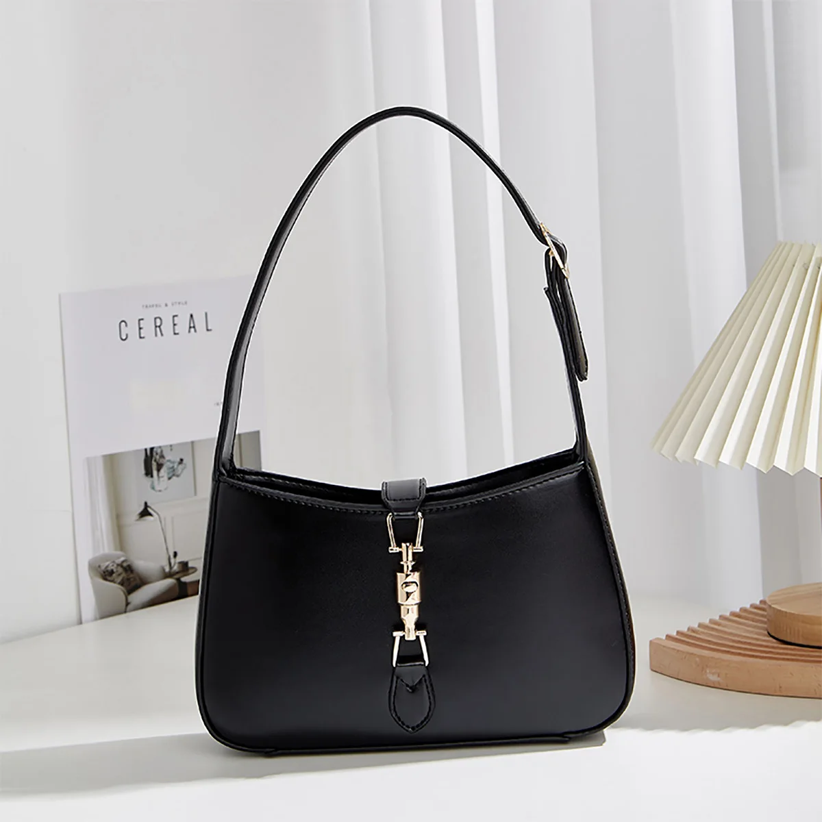 A New Fashionable Niche Design for Women, Lightweight Pure Color Pu Versatile Baguette Underarm Bag, Adjustable Shoulder Straps, High-End Light Luxury Lock Crossbody Shoulder Bag, Suitable for Shopping, Shopping, Photography and Work Clothing/Work/Office/Holiday/Daily Use When Going Out