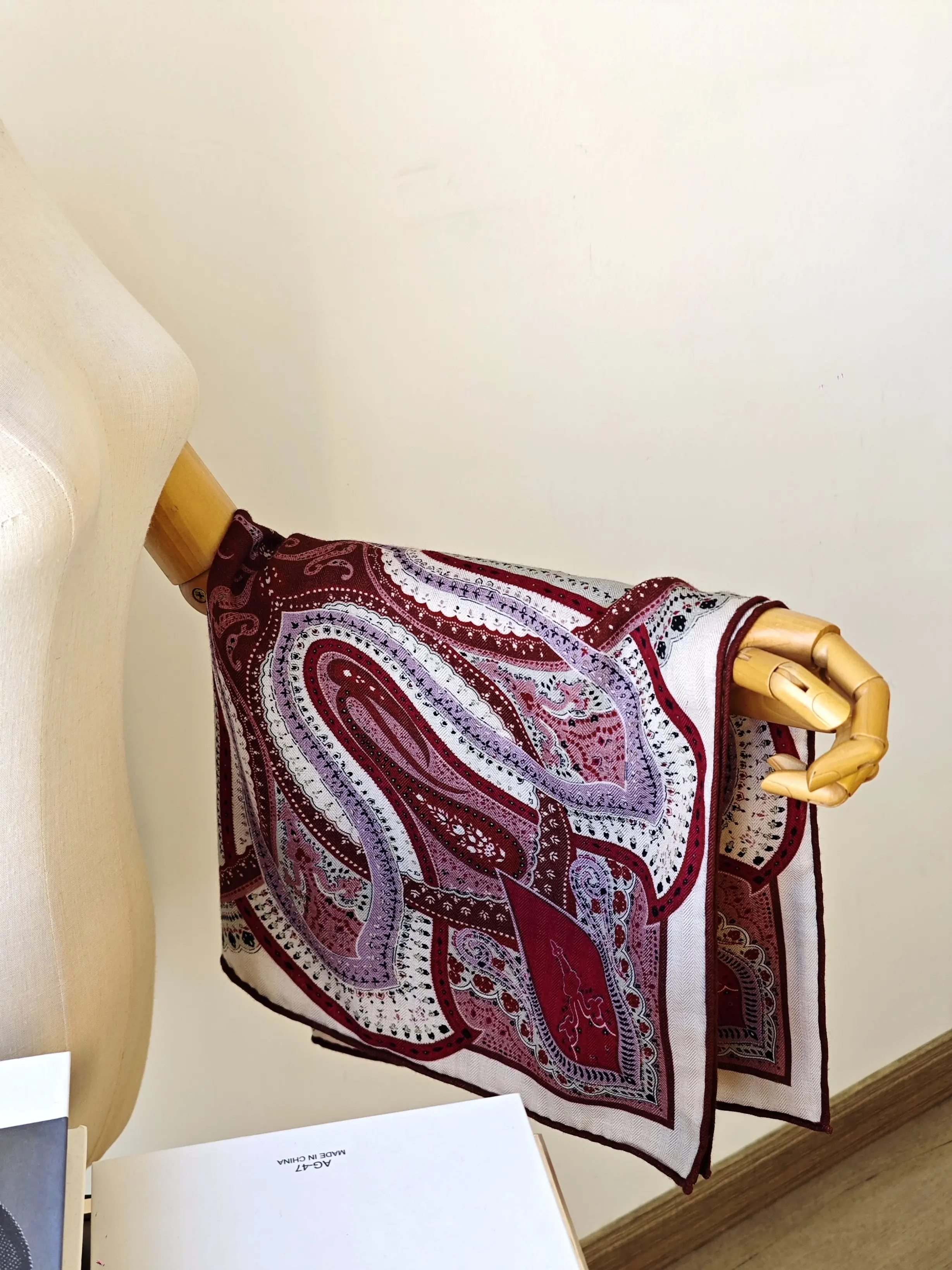 

Red Paisley Print Designer Scarf Luxury Winter Square Bandanas Shawls Hand Rolled Scarfs Head Clothing Hair Neck Accessories