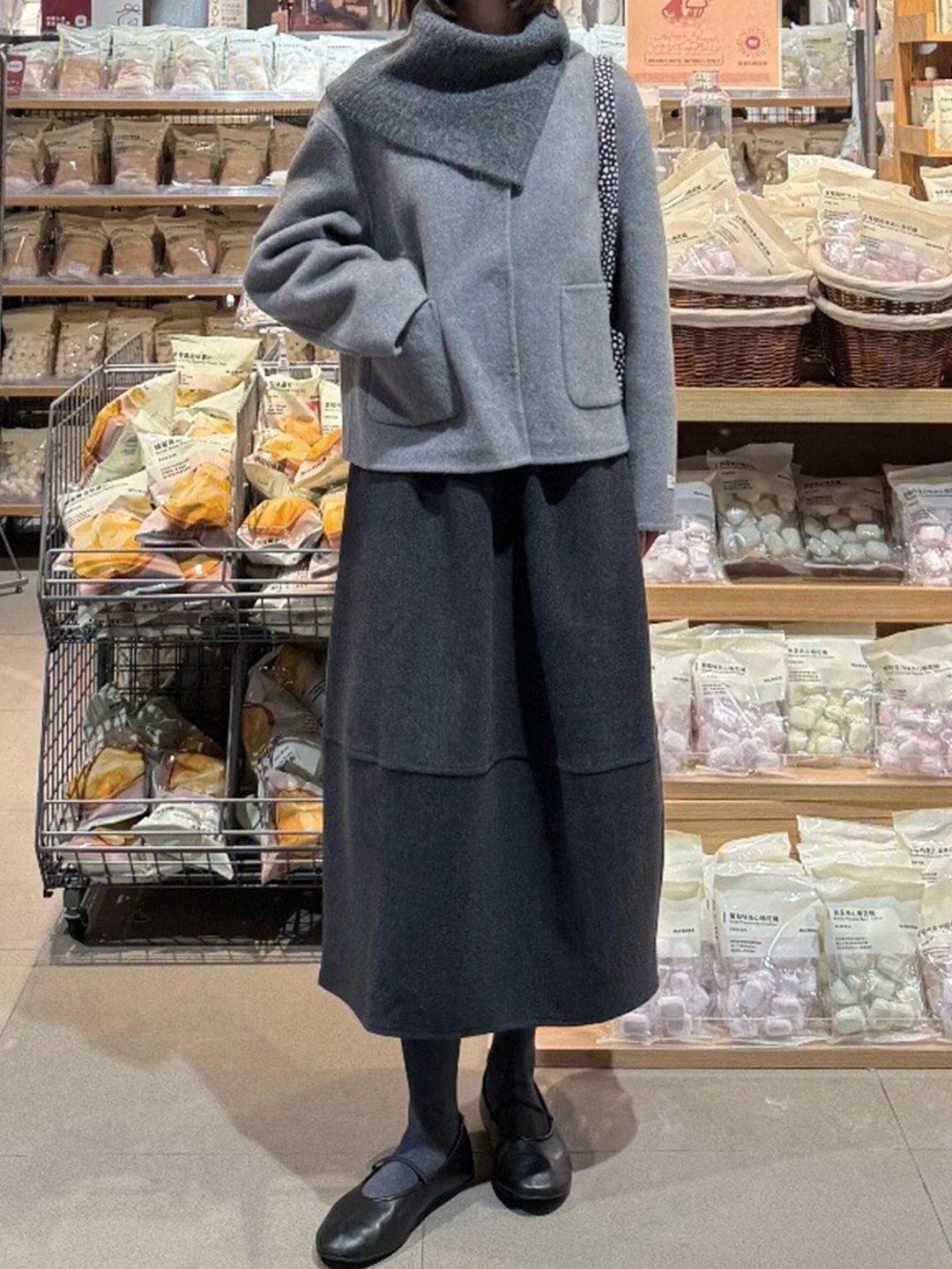 Spódnica midi/maxi z wysokim stanem, elastyczną talią, wzorem w kwiaty, modelująca sylwetkę, dla kobiet plus size.