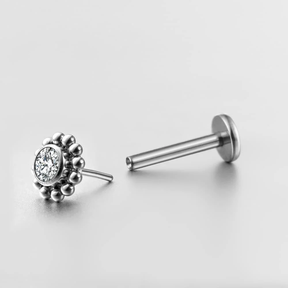 Casvort 1 Stück ASTM F136 Titan Runder Sonnenstrahl-Lippenring mit Innengewinde, flacher Rückseite, Labret, klare Regenbogen-Zirkonia-Knorpel-Ohrstecker – Detail 9