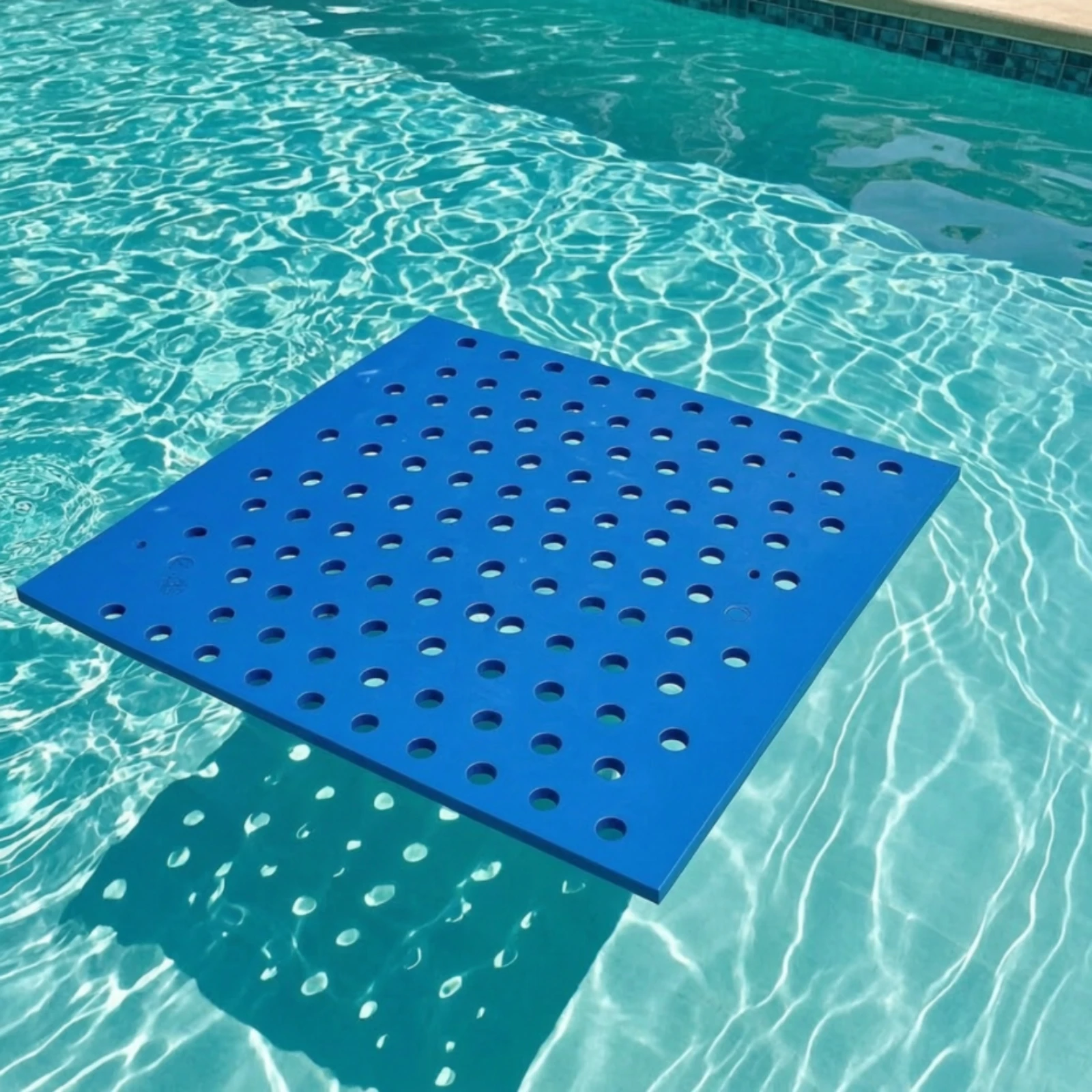 kickboard-with-integrated-hole-handle-perforated-buoyant-board-with-holes-swimming-buoyant-board-lightweight-swim-training-aid
