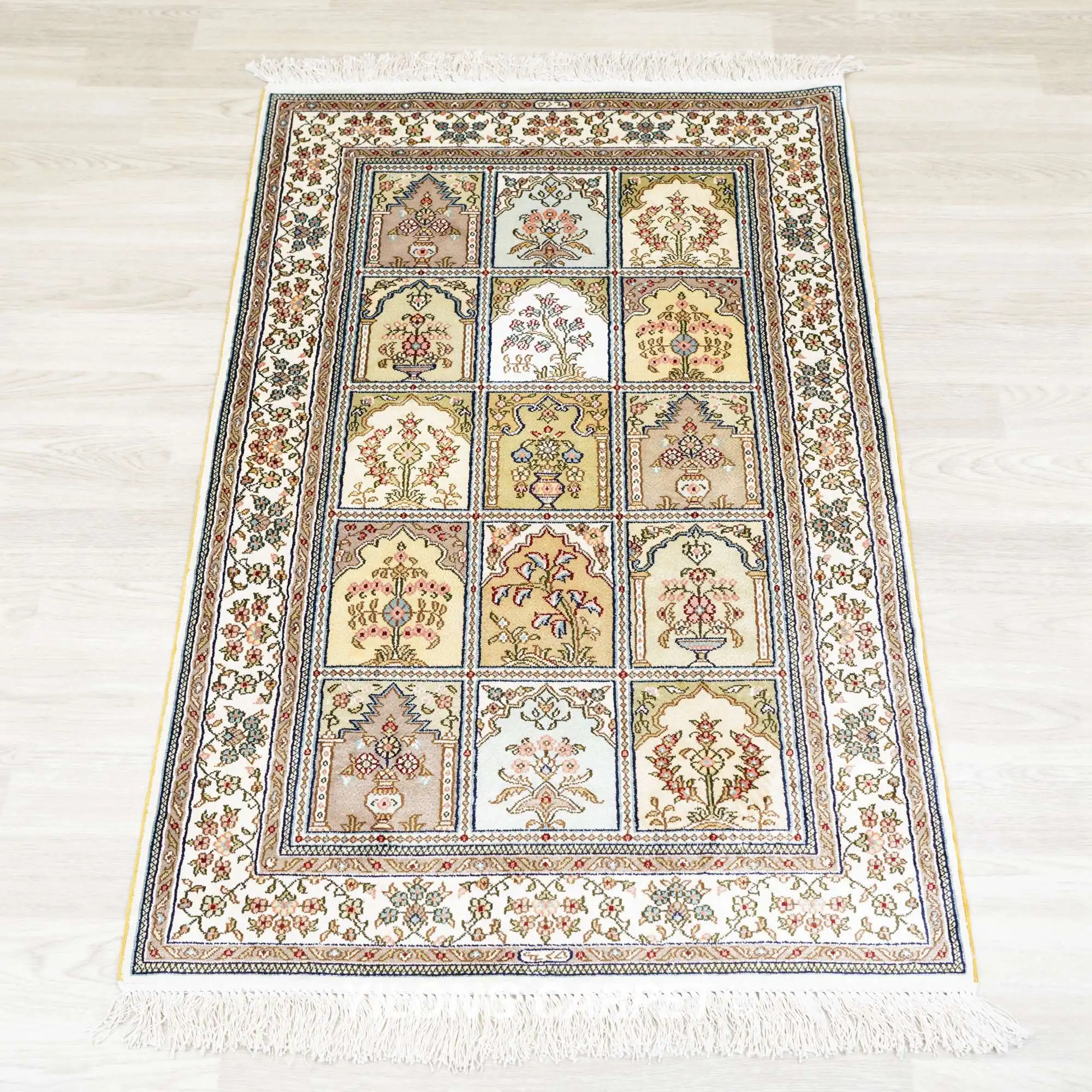 76x122cm Small Size Area Silk Persian Hand Knotted Carpets (HF160B)