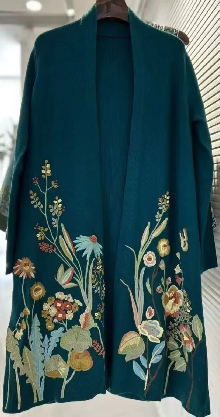 

Top Quality New Long Coat 2025 Autumn Winter Outerwear Women Luxurious Embroidery Pocket Patchwork Long Green Overcoat Plus Size