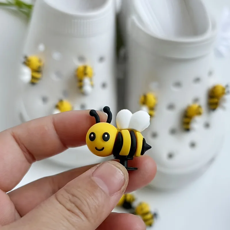 Fashion Shoe Charms Set Accessories for Sandals Clogs Shoe Buckle Cute 3D Little Bees Chain DIY Shoes Decorations Gifts