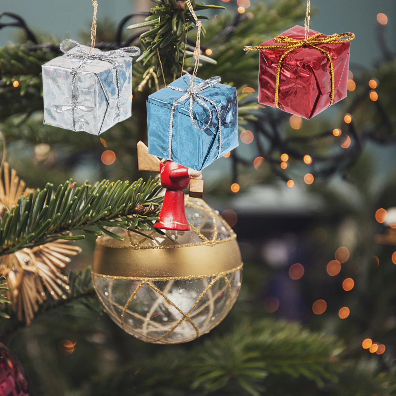 

72pcs Christmas Gift Bag Decorative Hanging Ornaments Festive Tree Wall Window Decor Home Party Cafe Hotel Xmas Decorations