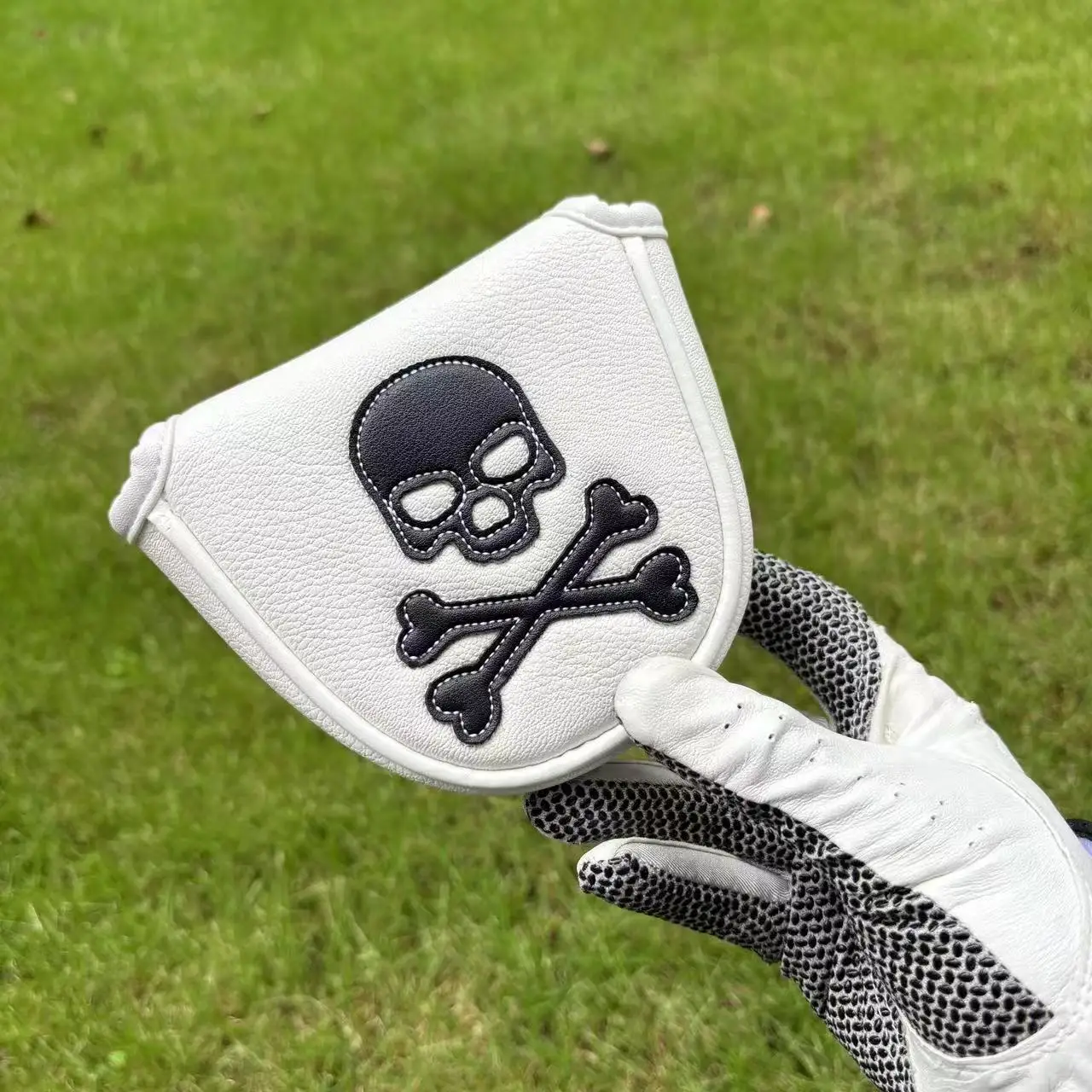 Skull Embroidered Golf Putter Cover Set – PU Leather Magnetic Mallet Headcover for Blade & Mid-Mallet Putters, Black/White