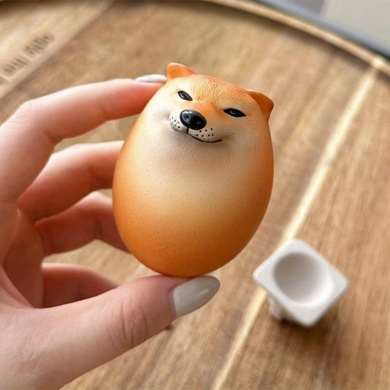 Criativo Shiba Inu Realista Egg Forma PVC Desk Decor, Dog and Egg União Decorações para Casa, Escritórios, Divertidos Presentes de Natal