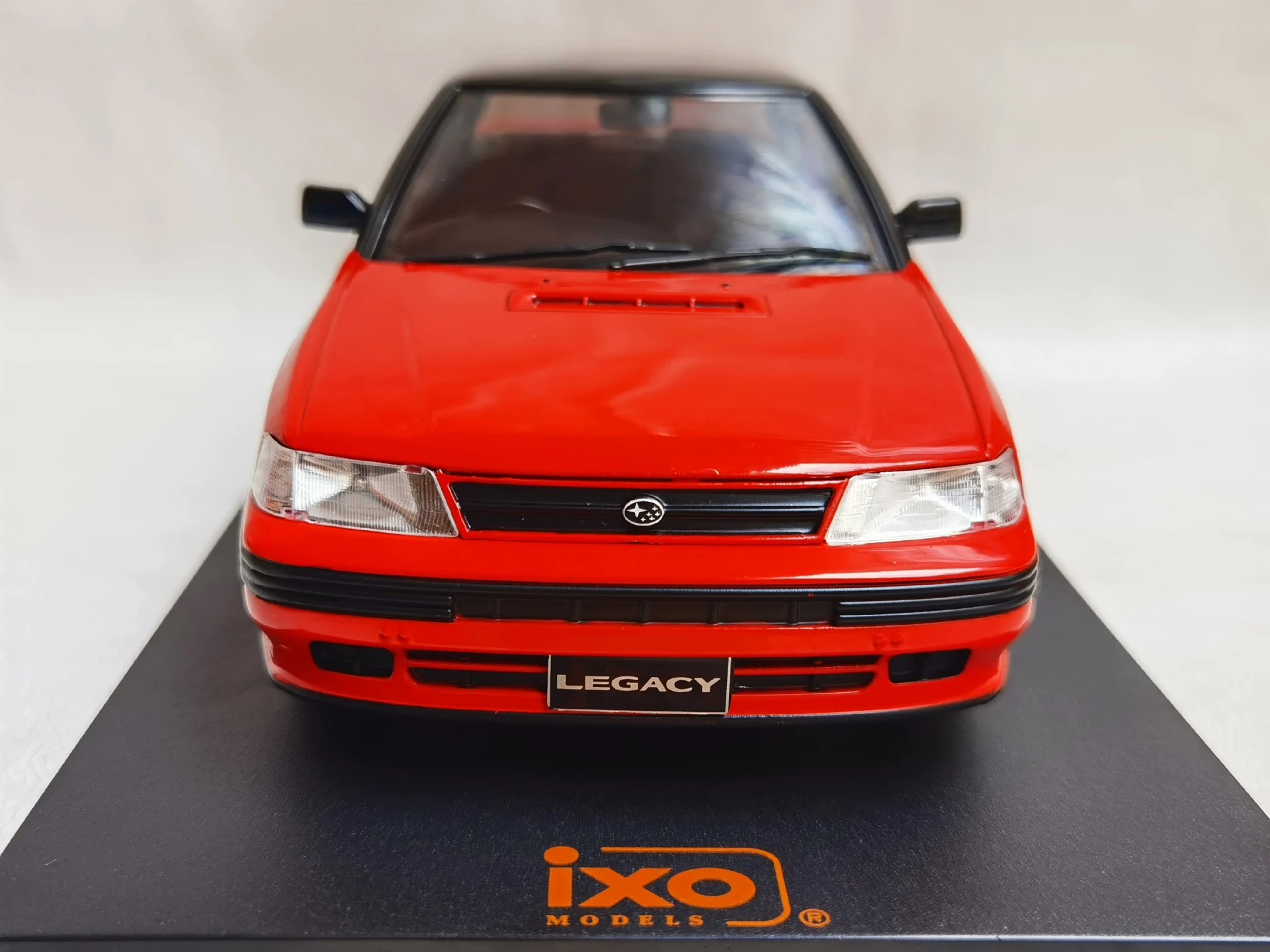 다이캐스트 IXO 1/18 스케일 스바루 레거시 RS 1991 스바루 합금 자동차 모델 소장 장난감 선물 기념품 디스플레이 장식품