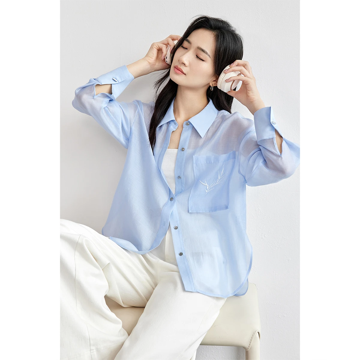 

SENTUBILA Women's Casual Blue Shirt 2026 Spring Contrast Color Bamboo Leaf Embroidery Loose Fit Solid Ladies Clothing 143C56290