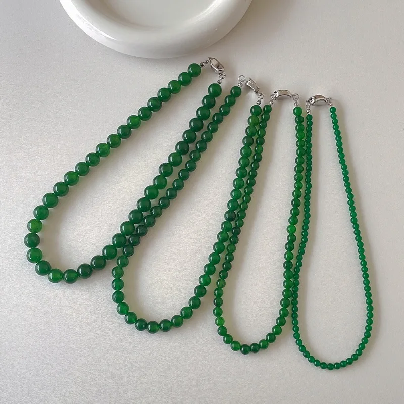 

Chinese Style 4 6 8 10mm Green Color Agate Natural Stone Beaded Necklace for Women Silver Plated Copper Ingot Clasp Choker