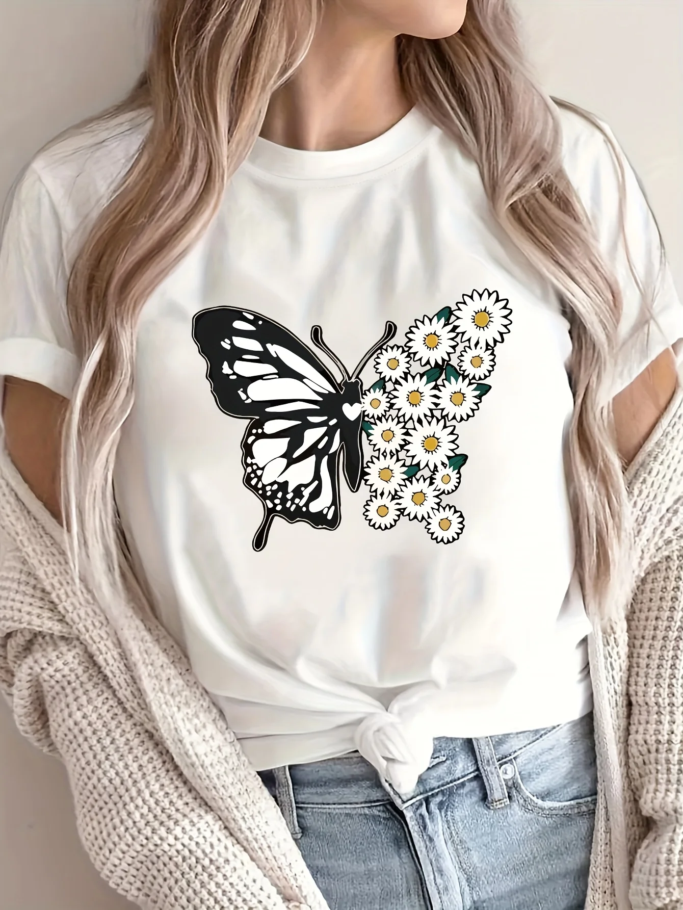 

Women's Butterfly Daisy Print T-Shirt Round Neck Short Sleeve Cotton Tees Retro Hip Hop Y2k T-shirt Summer Tops Women Clothing