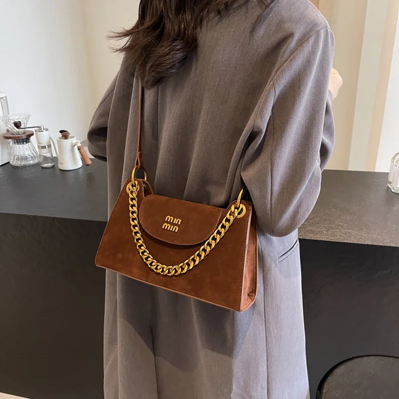 حقيبة يد كلاسيكية بتصميم حروف حقيبة كتف مع سلسلة عقلية حقيبة مربعة للنساء من جلد الغزال حقيبة إزالة الأعشاب الضارة للشتاء