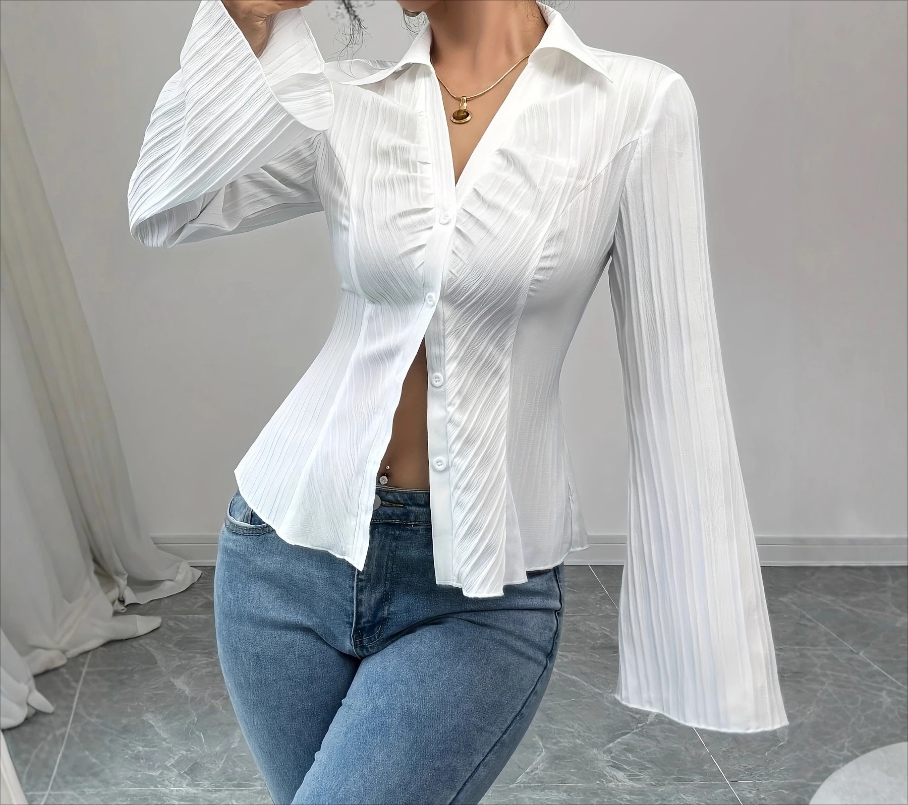

2025 Women's Elegant V-neck Single Breasted White Striped Trumpet Sleeve Long Sleeve Shirt