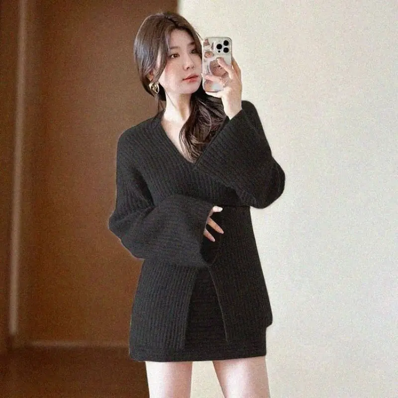 

Autumn Winter Two Piece Suit For Women's Salt Style Wear with Royal Sister Feel Loose Small Fragrant Sweater Half Skirt Sets