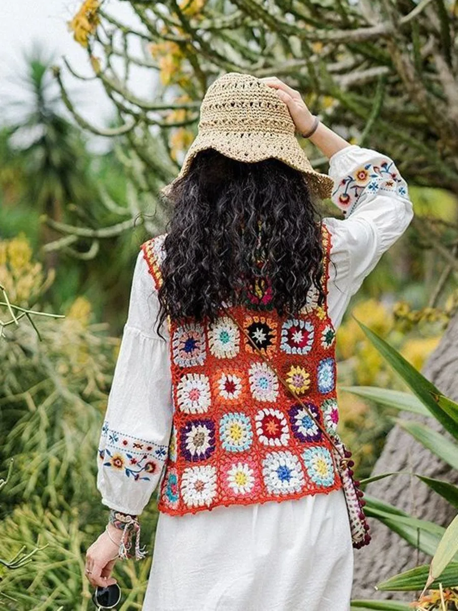 Bohemian Vest Women Floral Crochet Outerwear Top Handmade Hollowed Out Holiday Cardigan Sleeveless Beach Embroidery Waistcoat