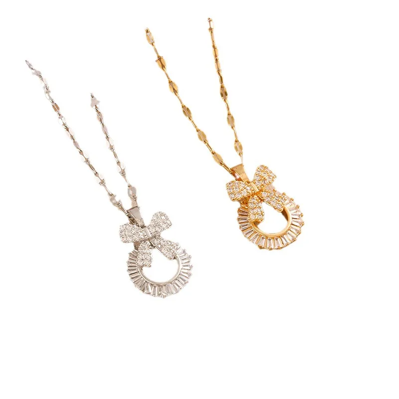 Świeży i słodki naszyjnik z zawieszką w kształcie kokardki z błyszczącym diamentem i cyrkonią