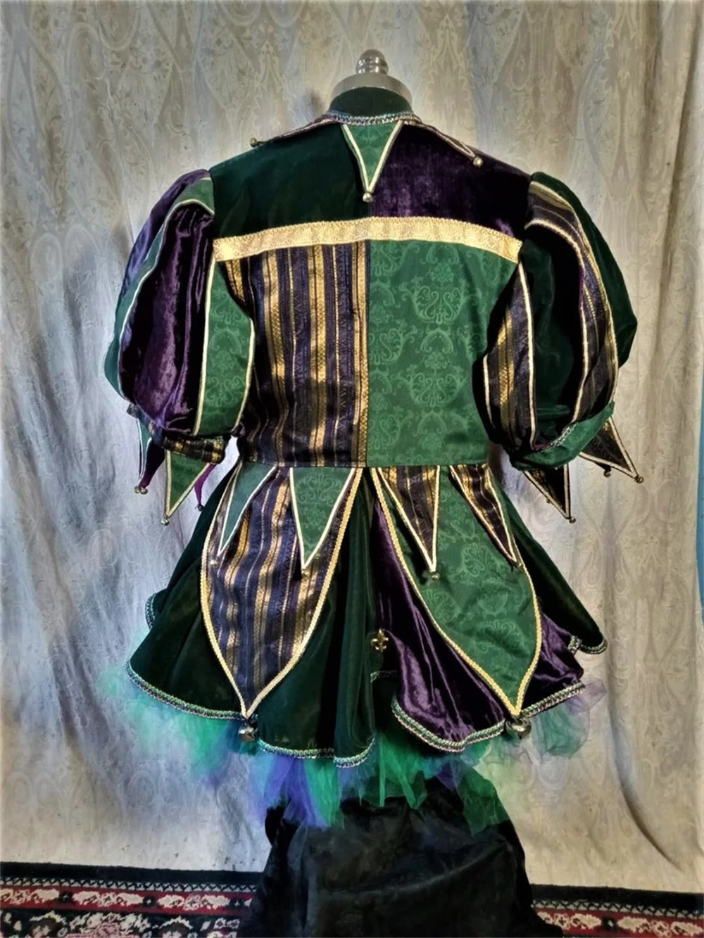 Medieval Jester Costume Dress Renaissance Jester Cosplay Costume Suit with Hat Circus Clown Costume Women Adult Festival Outfit