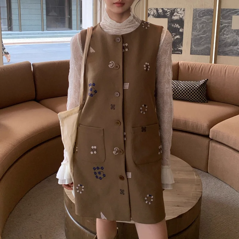 Vintage Wine Embroidered Round-neck Sleeveless Dress Women's Fashion Simple Versatile Layered Elegant French Lady Short Dress
