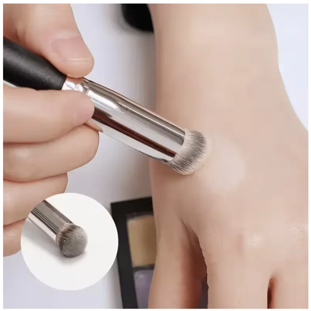فرشاة كريم الأساس المخفي، فرشاة كونتور أحمر الخدود الفاخرة، فرشاة مكياج الوجه الكثيفة بدون عيوب تحت العين للمزج
