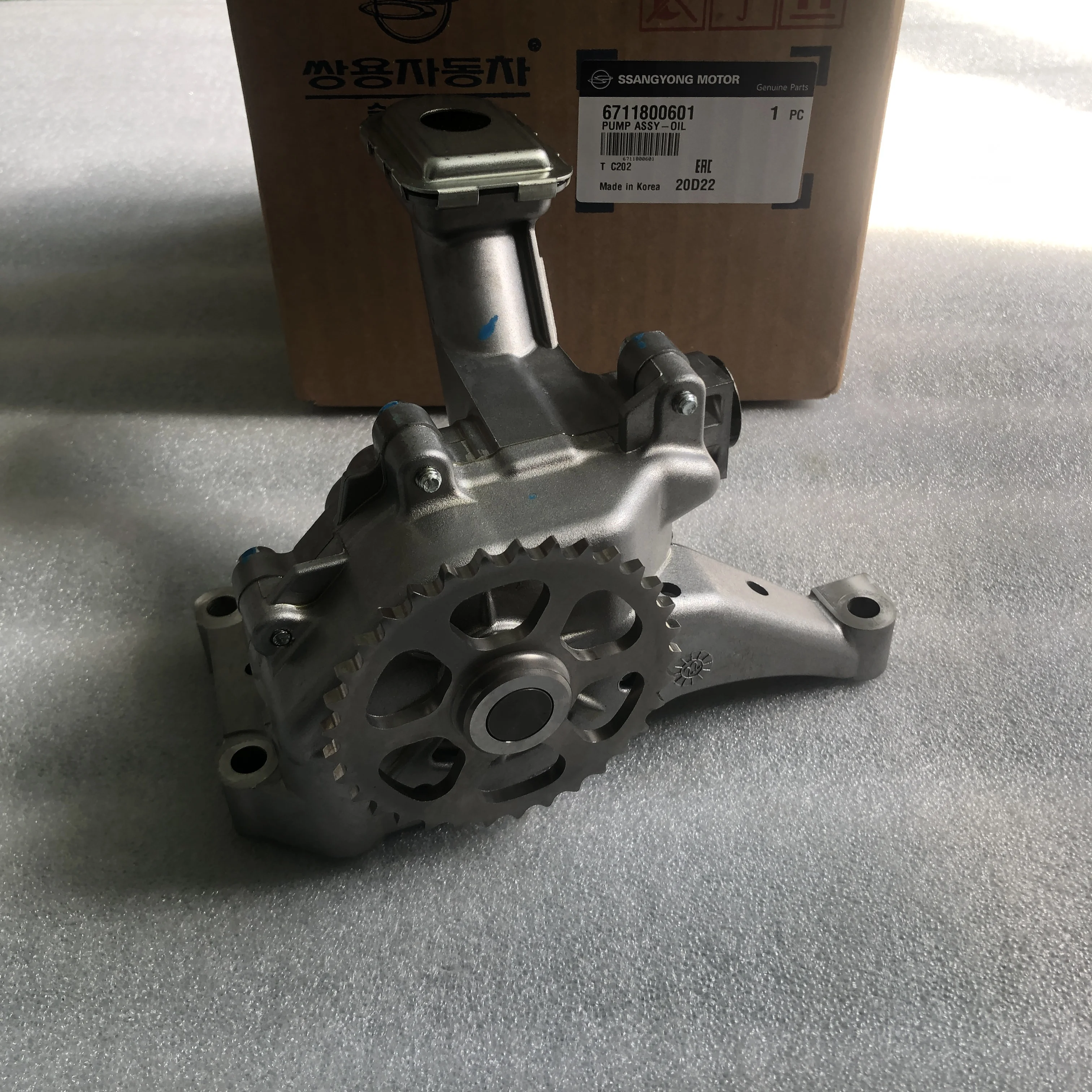 6711800601 Auto Parts High Performance Oil Pump Oil Pump for Ssangyong Korando Rodius Actyon Rexton