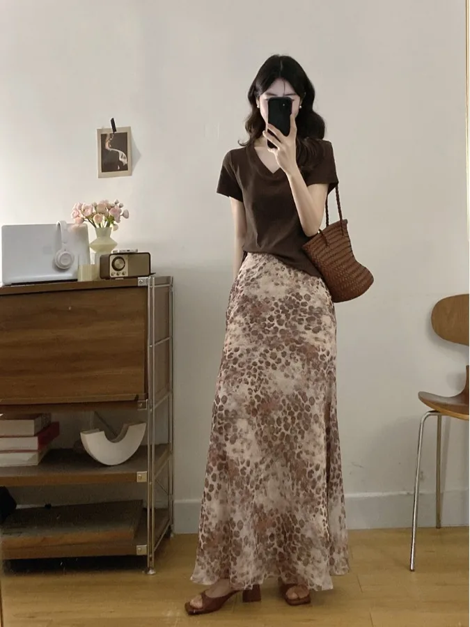 

plus Size Women's Fashionable V-Neck Short Sleeve T-Shirt And High Waist Fish Tail Skirt Set Summer New Style Retro Leop...