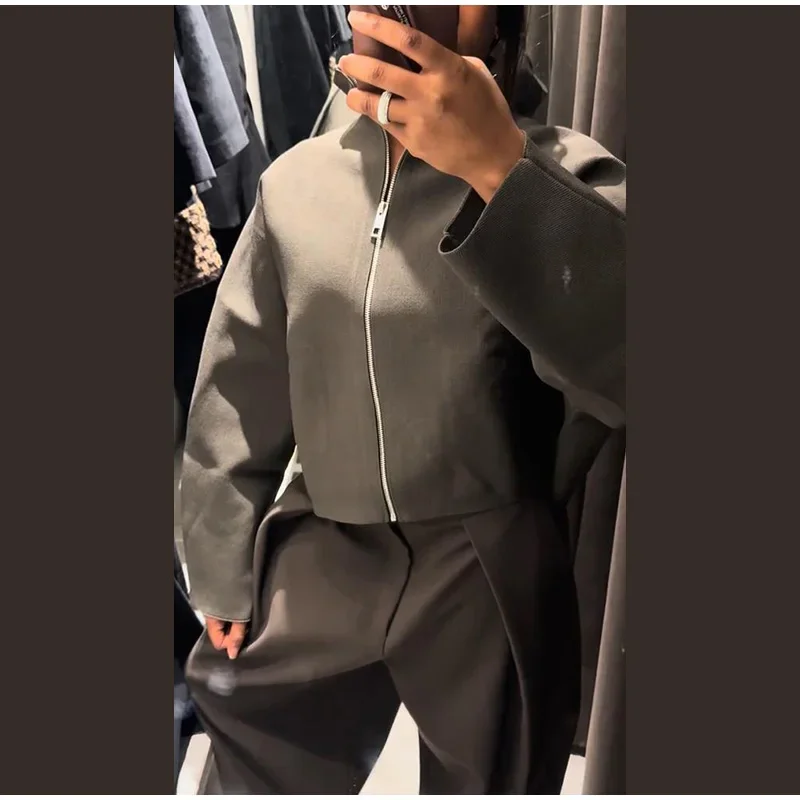 Stehkragen Damen Kurze Jacke mit Reißverschluss, locker geschnitten, lange Ärmel, dicker warmer Mantel, Herbst/Winter 2025, neu in der Damen-Oberbekleidung. – Detail 4