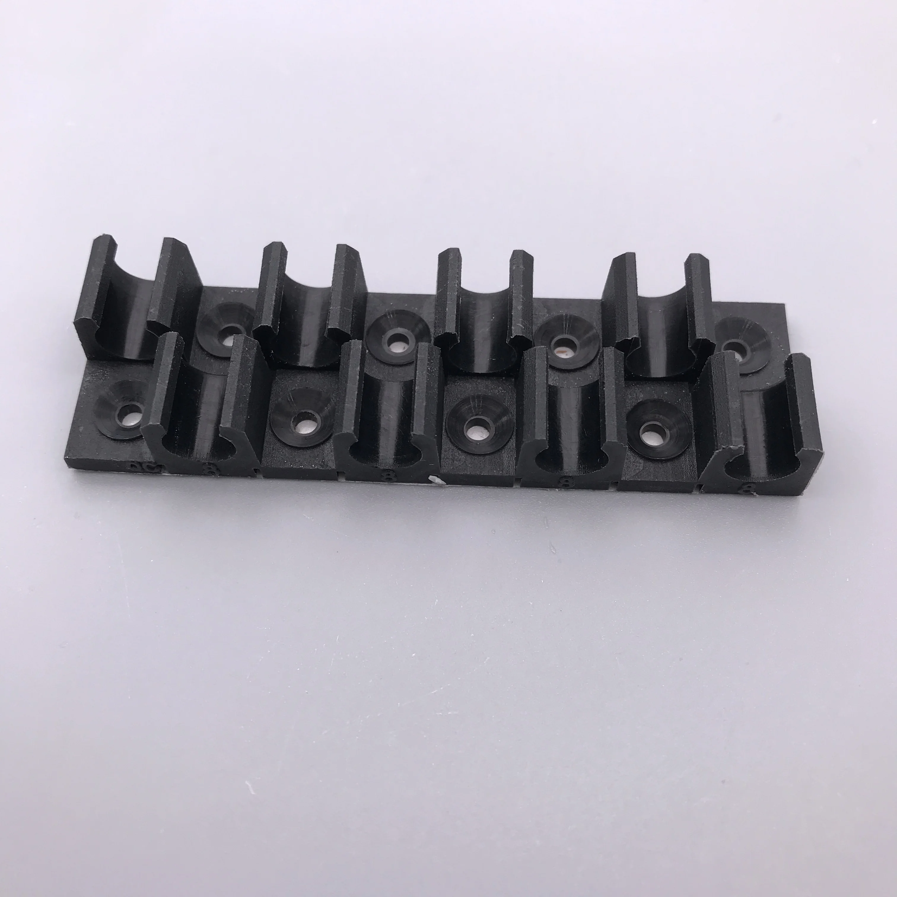 TM-08 Multi-tube Holder, Polypropylene,8 Holders, 8 mm Tube OD     100PCS/box