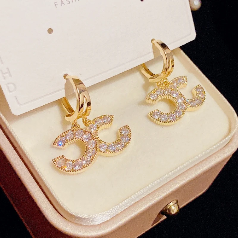 

The Brand-new French Zircon Double C Letter Design Earrings Are Light Luxury, Anti-allergy and Fashionable for Women
