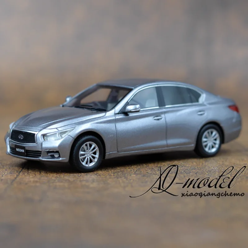 Original 1:43 Scale Nissan skyline 350GT Hybrid Infiniti Q50 Simulation Resin Car Model Static Display Collectible Gift Souvenir