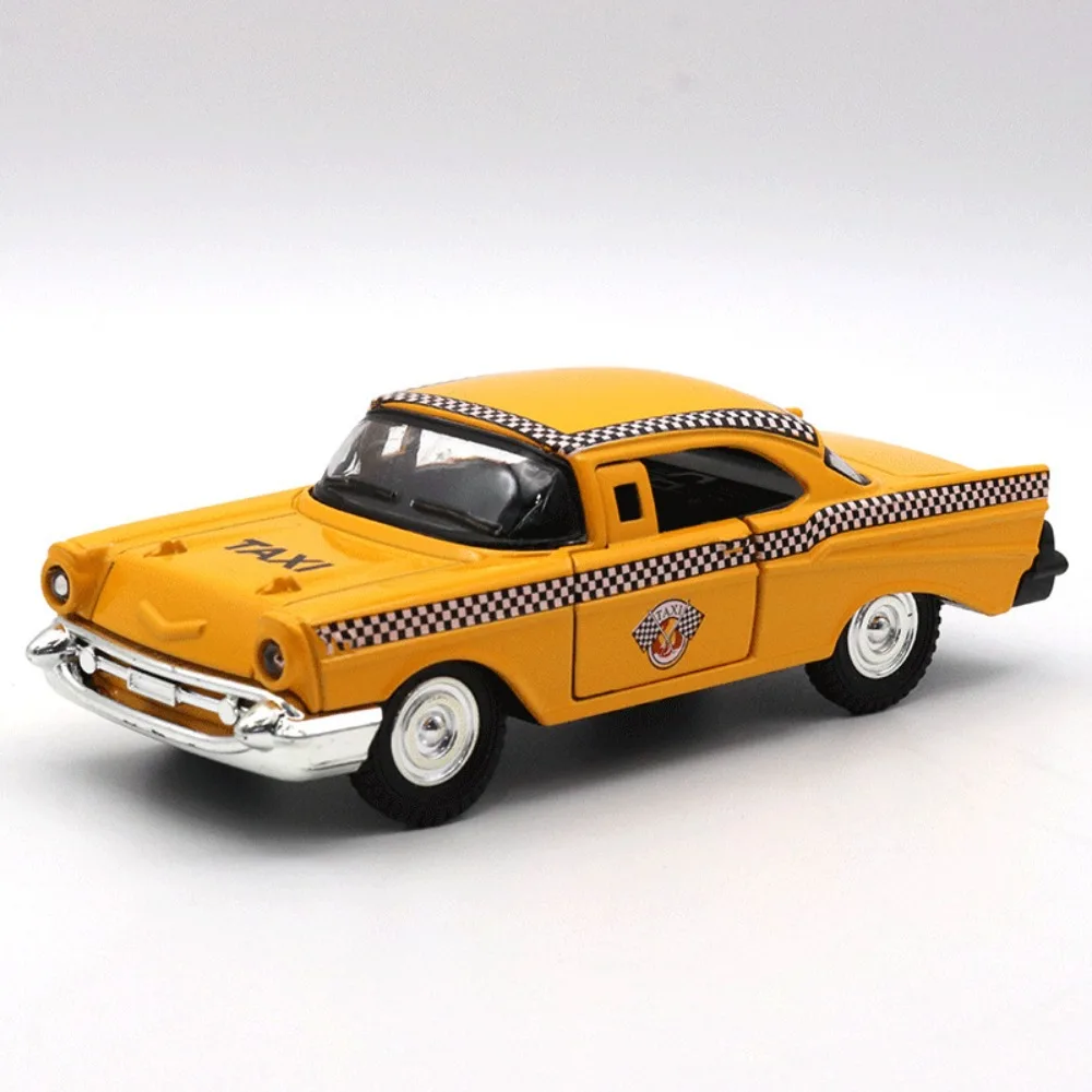 Die-Cast Metal Yellow Cab Toy Retro Vintage New York Taxi Model Vehicle for Kids Children, Random Color