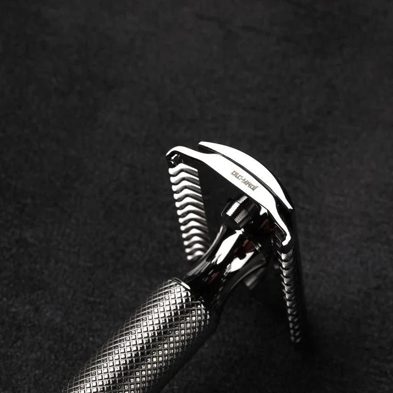 Yaqi BAENZIGER Stainless Steel Safety Razor Adjustable Blade Gap Slip-resistant Grip Comfortable Handling and Travel-friendly view 6