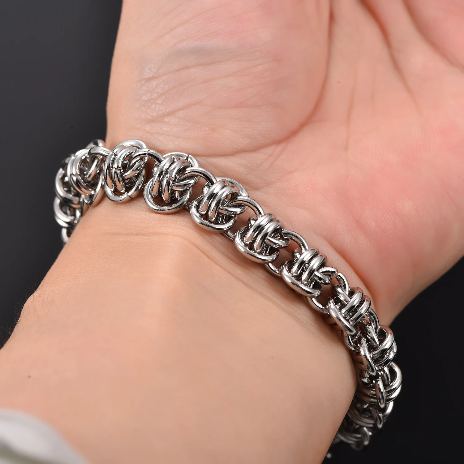Massives Edelstahl-Punk-Armband, handgeknüpft, handgefertigtes Armband, verdrehte Gliederkette, Herrenarmband, Schmuck für Jungen – Detail 5