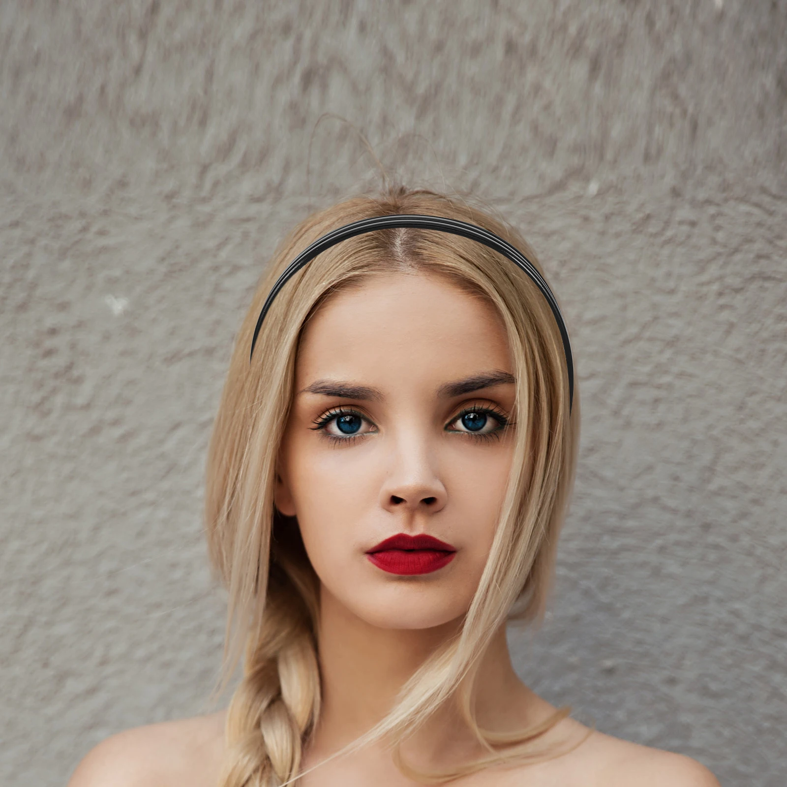 

Stylish Hollow Three Layer Toothed Headband Women Vintage Hair Accessory Firm Grip No Slippage Suitable for Glamorous Party Look