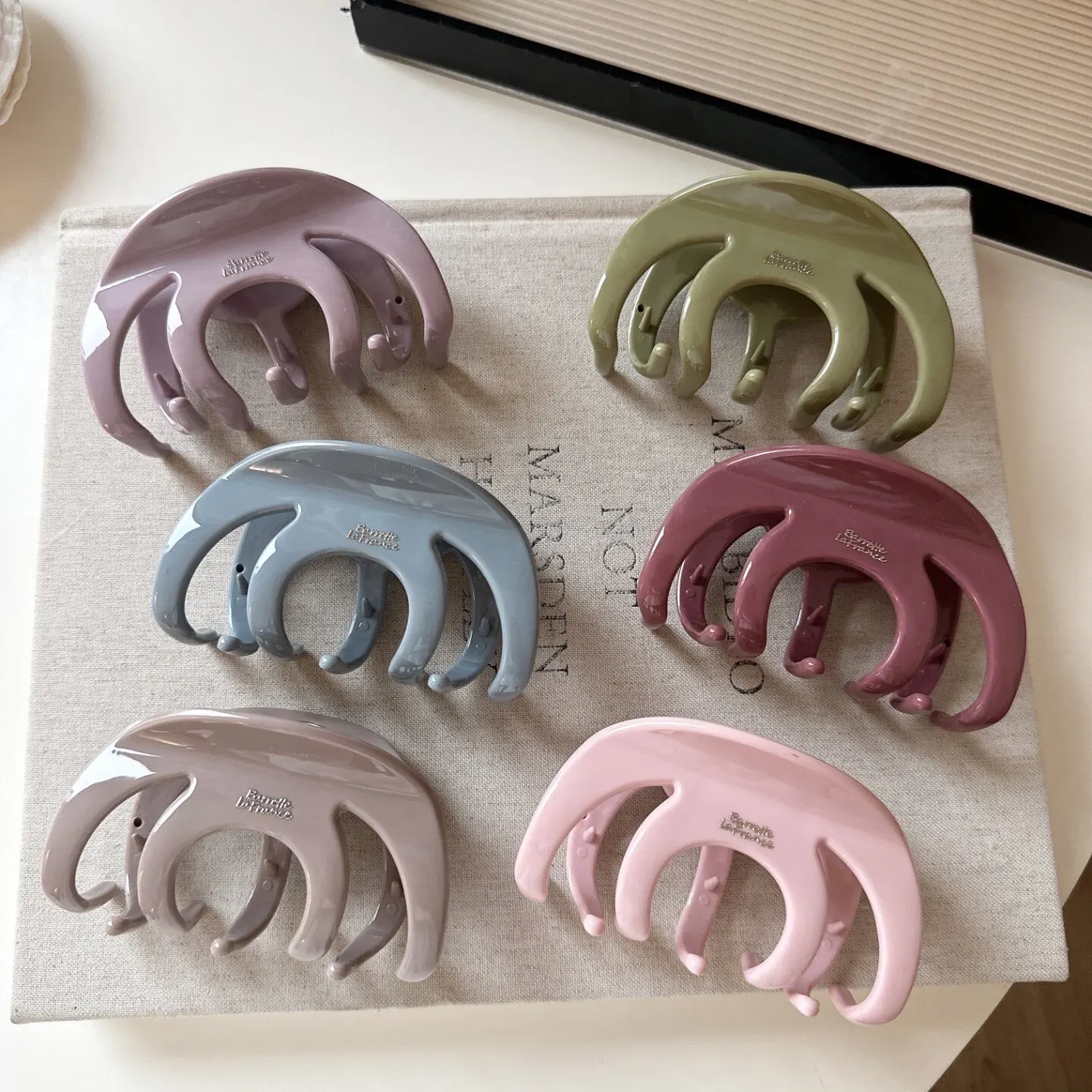 

Large Hair Claw Clip For Thick Hair Back Of Head Shark Style Messy Bun Premium Acrylic Lightweight Elegant Daily Wear