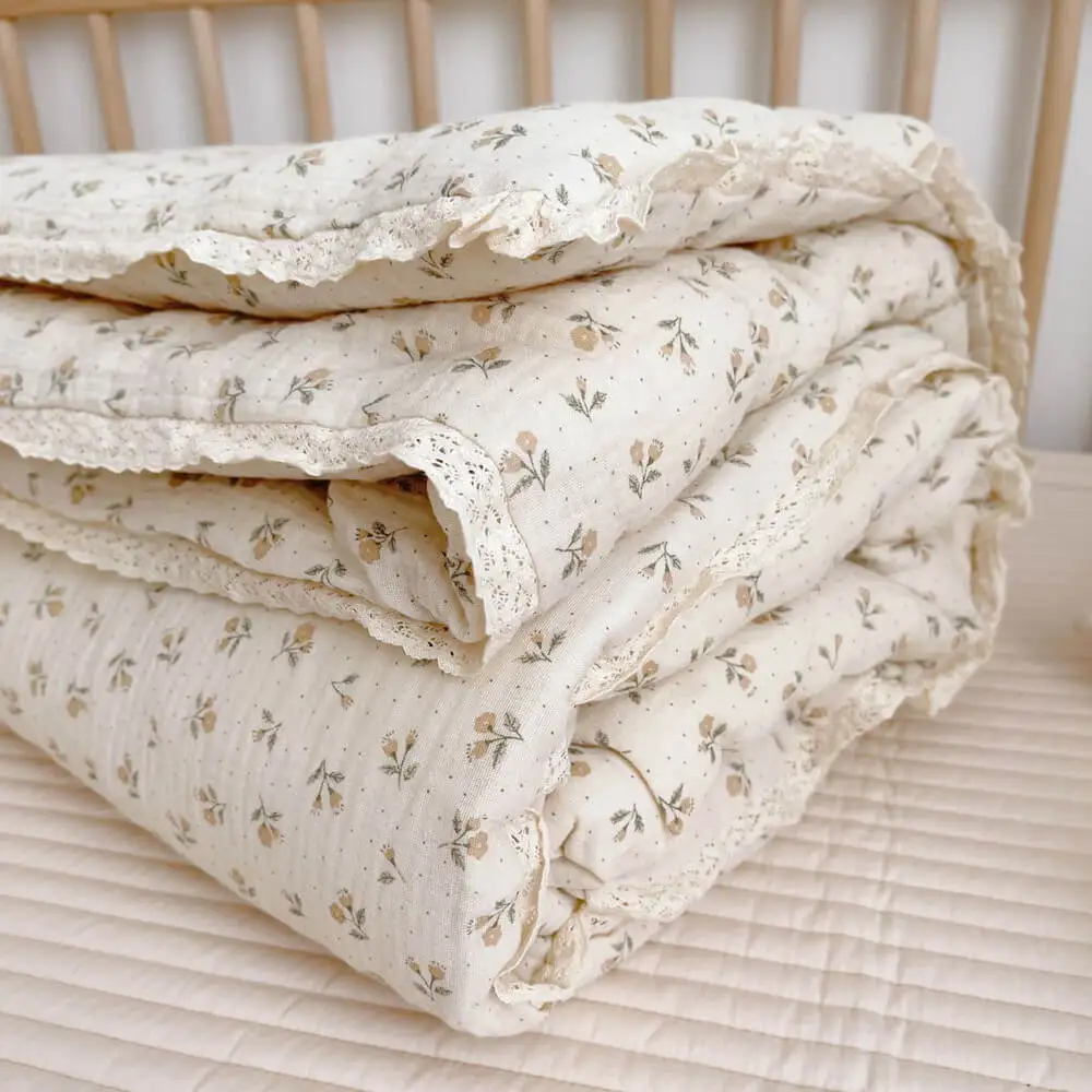 Cotton quilt blanket and pillow set in floral print Cute baby quilt blanket with pillow set 120x150cm