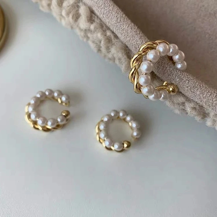 Nowy koreański złoty kolor podwójne kółko Twist Pearl Ear Cuff Vintage Geometric Circle Earcuff Fake Piercing Pearls Clip on Earrings