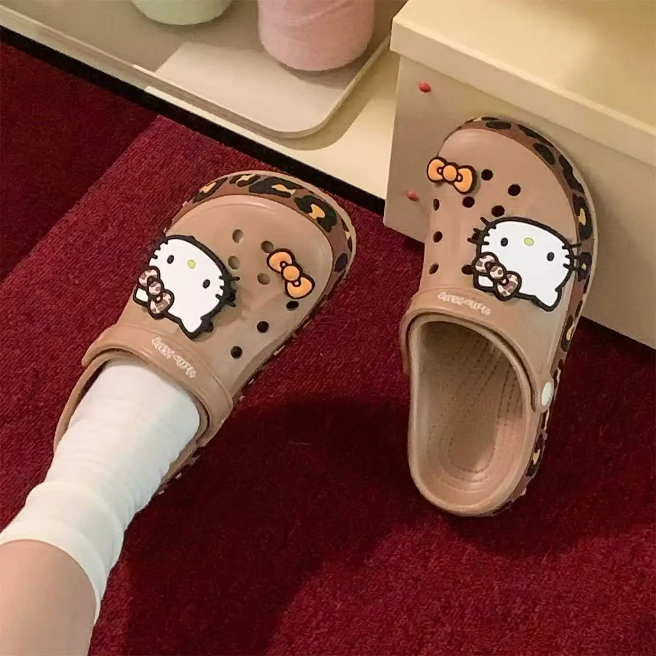 

real pictures 2026 summer new Sanrio hello kitty caroon cute lovely good quality beige coffee comfortable women girls sandals
