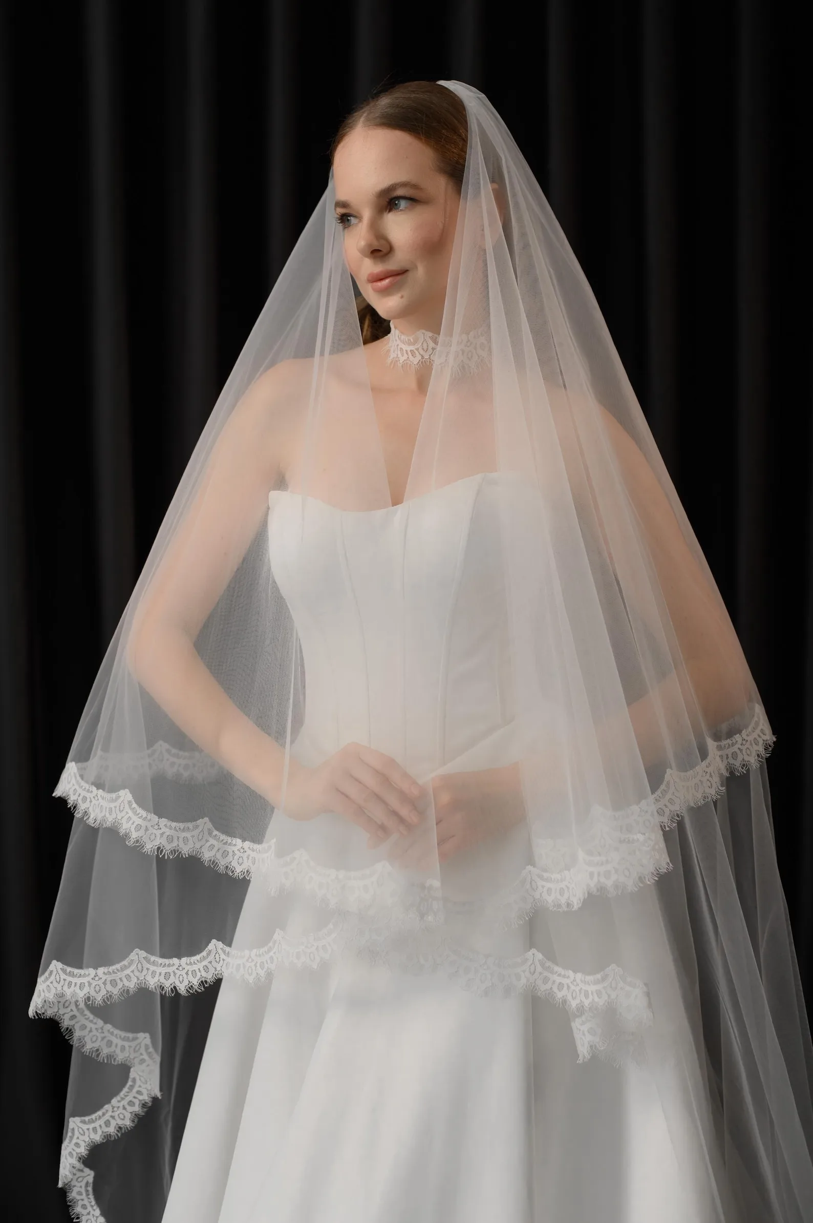Wedding Accessories Romantic Lace Trim Bridal Veil Summer Outdoor Wedding Veil Spanish Mantilla Veil with Eyelash Lace Edge