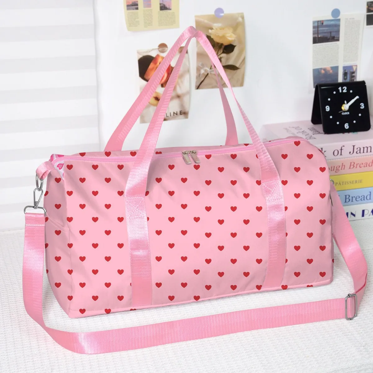 

Popular Youthful Trendy Pink Love 3D Print Barrel Shape Crossbody Outdoor Sports Bags Gym Yoga Bag Large Capacity Travel Bags