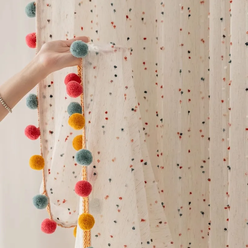 1 Paar süßer Regenbogen-Haarballen-gestickter transparenter Tüll-Vorhang mit Pom-Pom-Quasten, Spitze für Wohnzimmer, Kinderzimmer, Heimdekoration – Detail 6