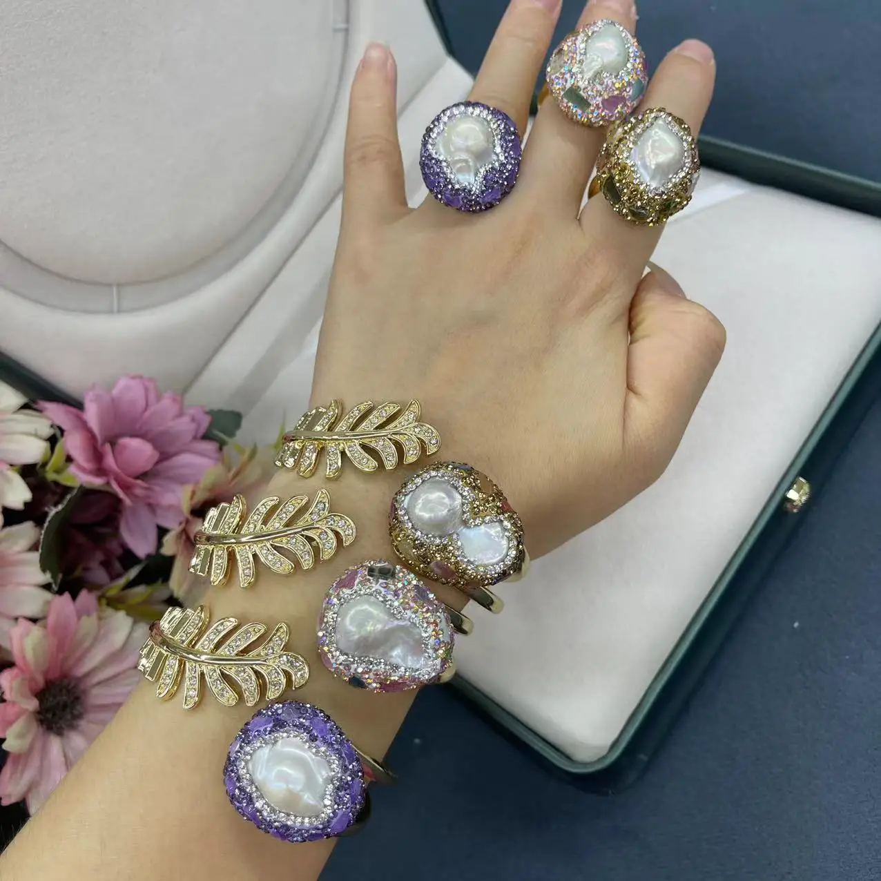 

Natural crystal bracelet hand inlaid Czech crystal color retention European resources Internet celebrity jewelry ring