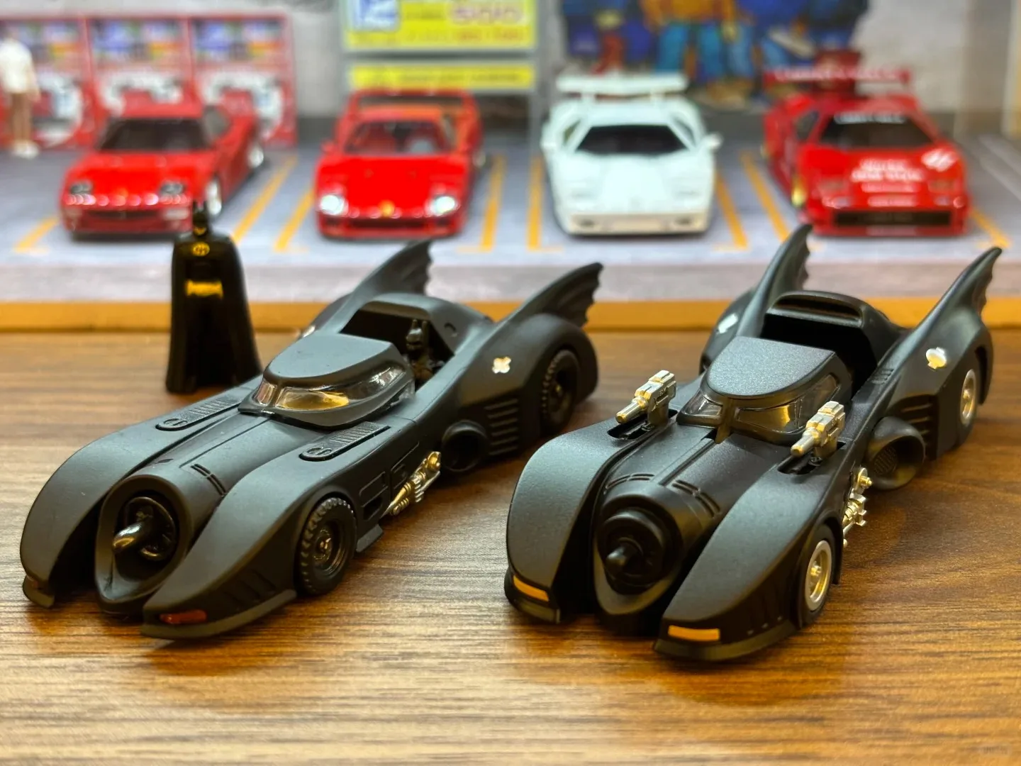 Batmobile 1/64 Scale Static Car Model HOBBY GACHA DC Batman Collectible Vehicle For Hobby Enthusiasts - view 5