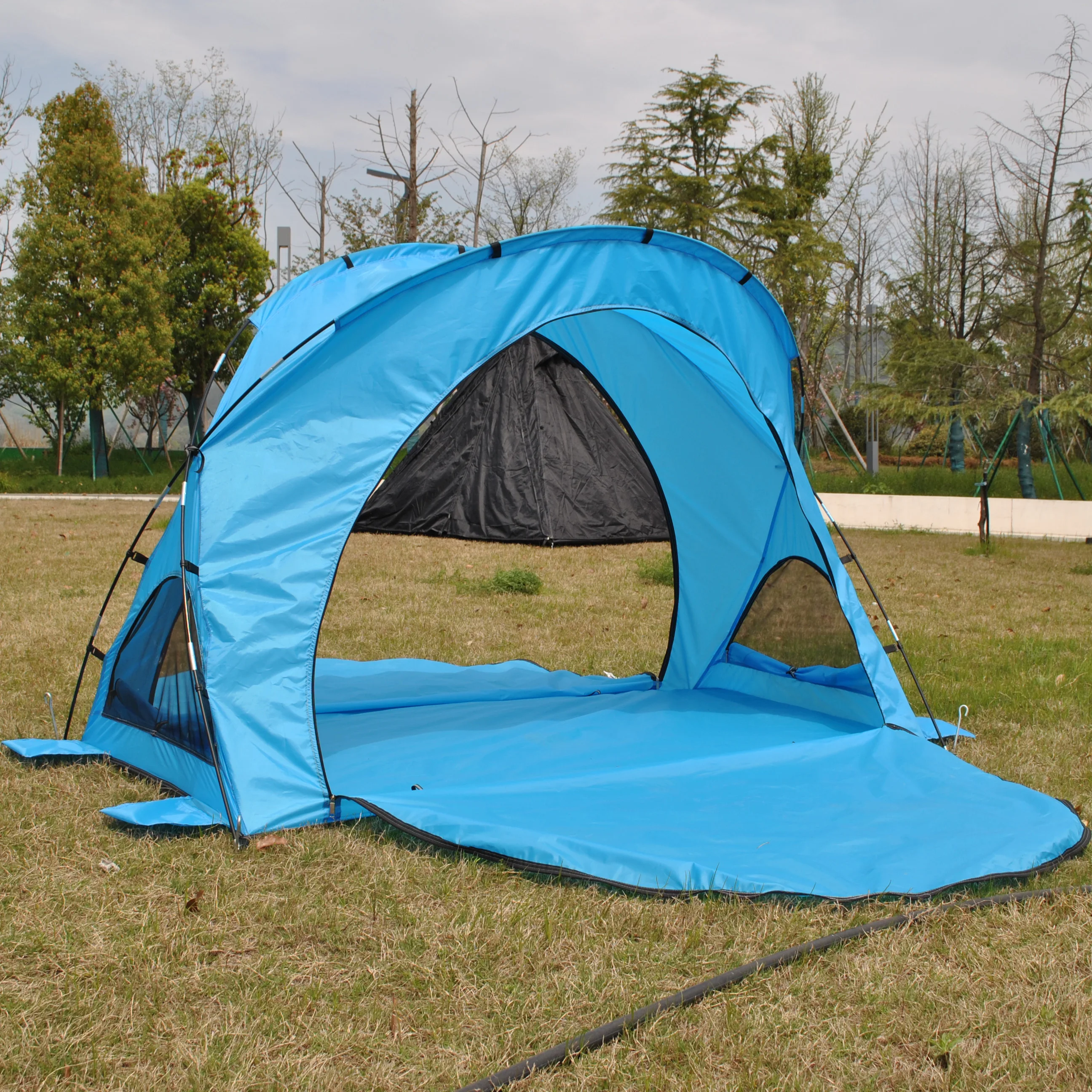 

Пляжная палатка с укрытием от солнца на 2 человека, легкий и портативный пляжный навес с 2 дверцами, простой набор семейный пляжный зонт