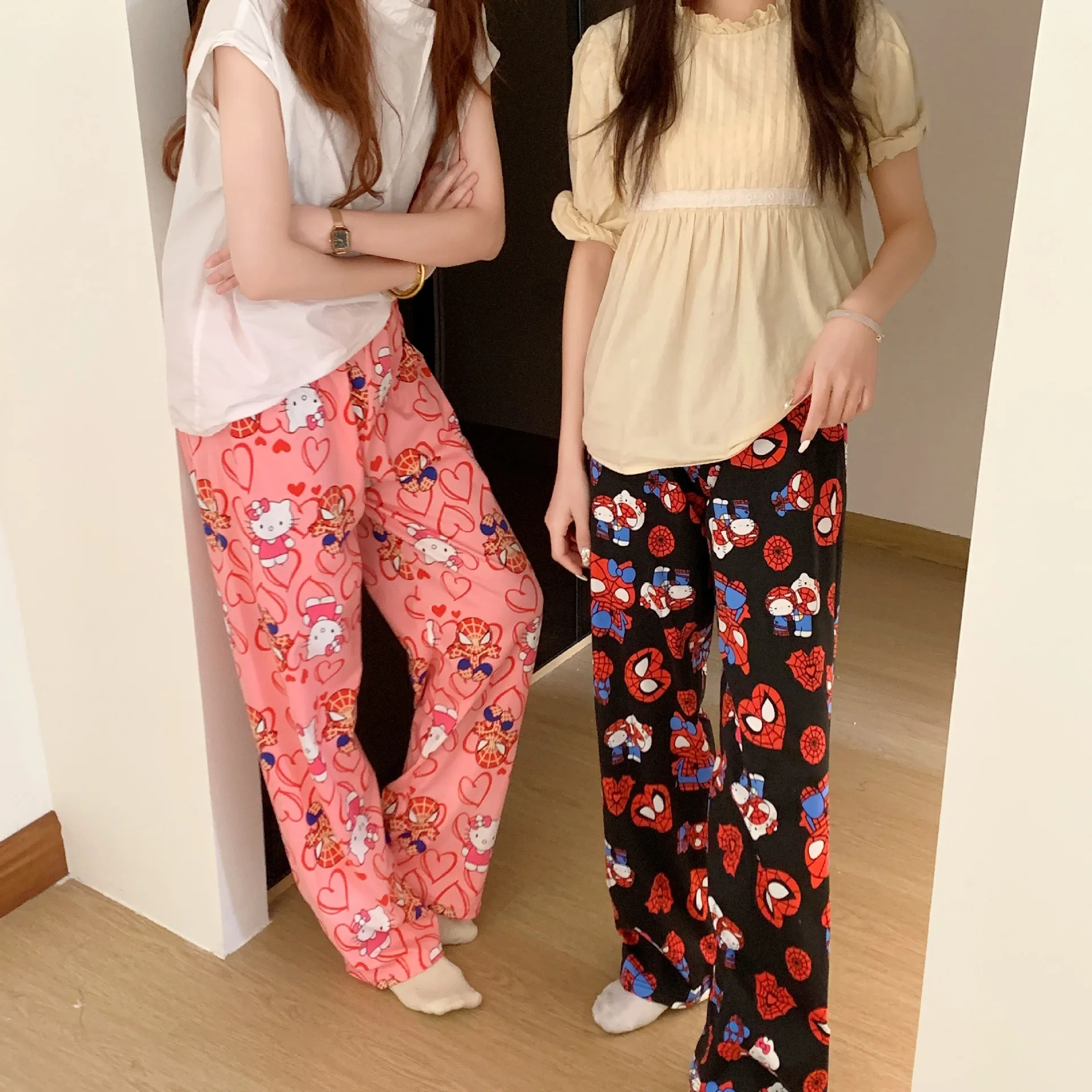 Sanrio 헬로 키티 스파이더 맨 잠옷 바지 2025 새로운 남성 여성 느슨하고 얇은 캐주얼 바지 애니메이션 만화 바지 소녀 홈 바지