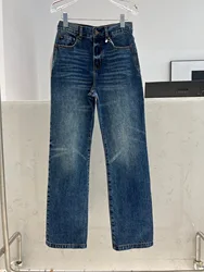Pantalones vaqueros clásicos elegantes minimalistas de pierna recta