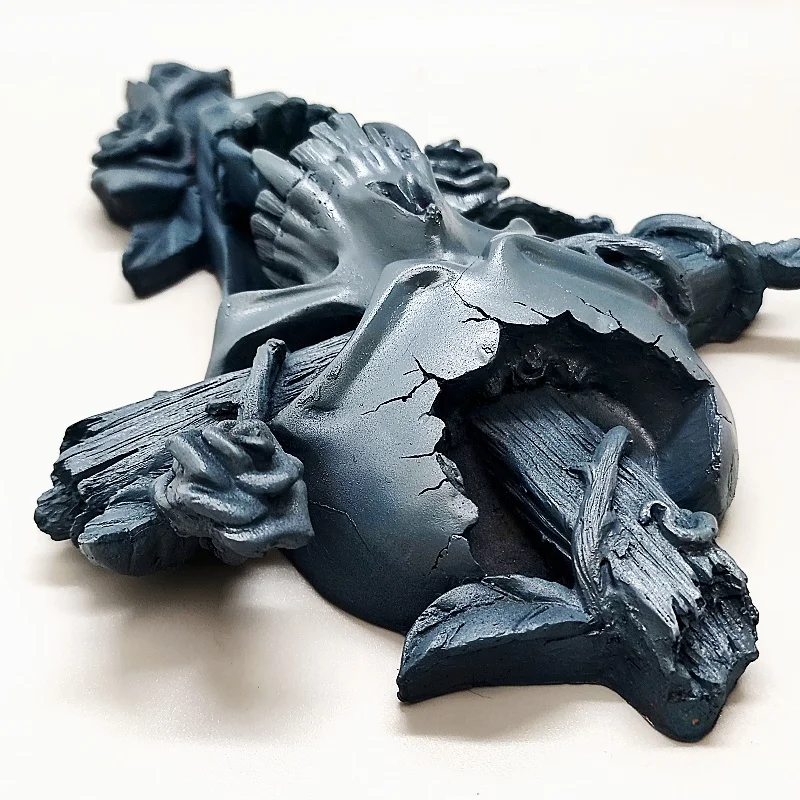 Large vampire skull cross DIY epoxy resin mold skull silicone mold Halloween horror house desktop decoration candle mold