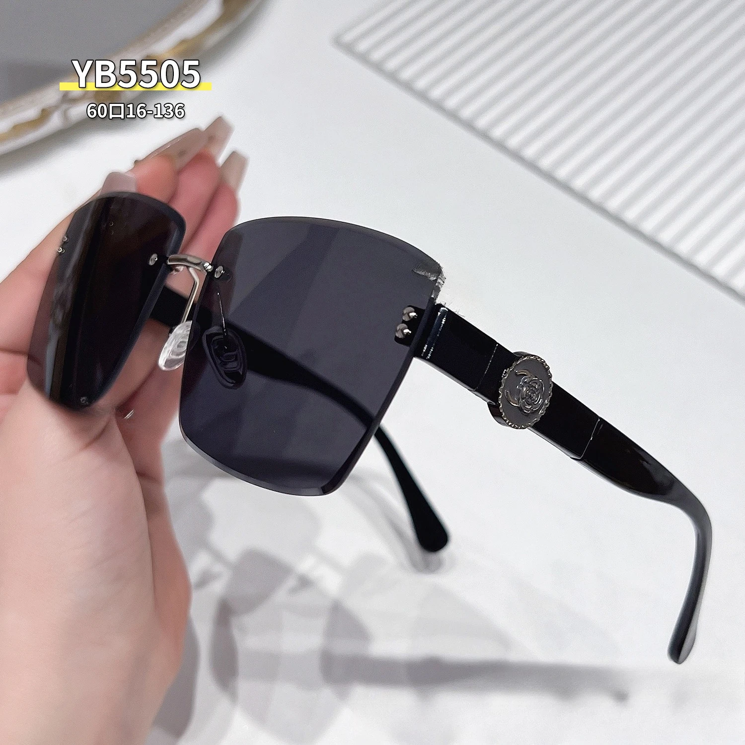 

‌2025 New Crystal-Edge Sunglasses Women's Lightweight Frame-Less Glasses, UV400 Protection Cat Eye/Round Shape, Luxury & Trendy