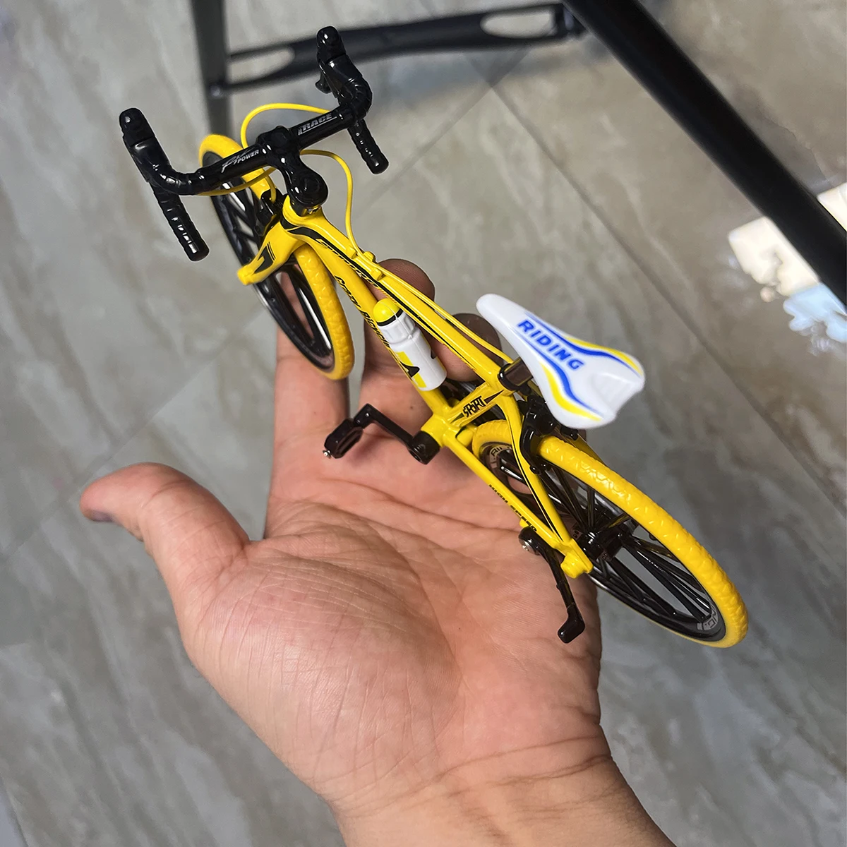 1:10 Mini Model Finger Alloy Bicycle Diecast Mountain Off-road Bike Yellow Bike Toy Bend simulation Collection Mini Toys Boys