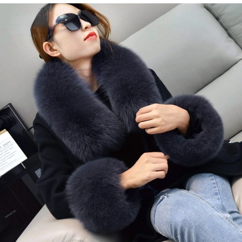 

2021 Luxury Womens Designer Scarf 100% Natural Fox Fur Shawl Women Trench Coat Leather Jacket Scarf Bracelet Winter Warm Set